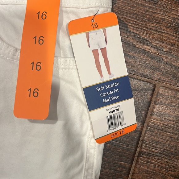 NWT Dakota Blue White Cotton Stretch Midrise Shorts - Picture 4 of 8